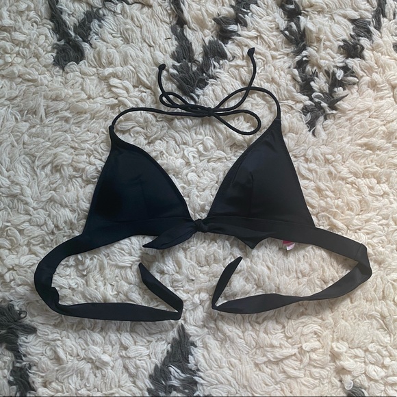 Victoria’s Secret push-up bikini top - Picture 1 of 2
